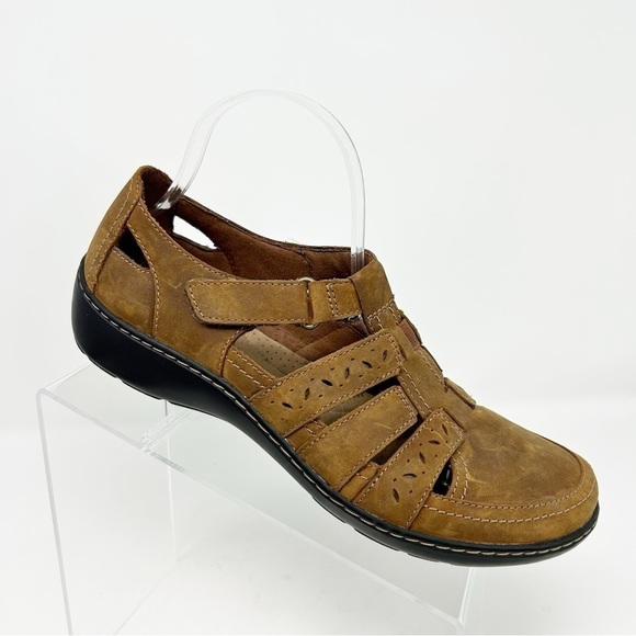 Clarks Brown Tan Perforated Leather Comfort Breathable Loafers Size 10 - Picture 1 of 12